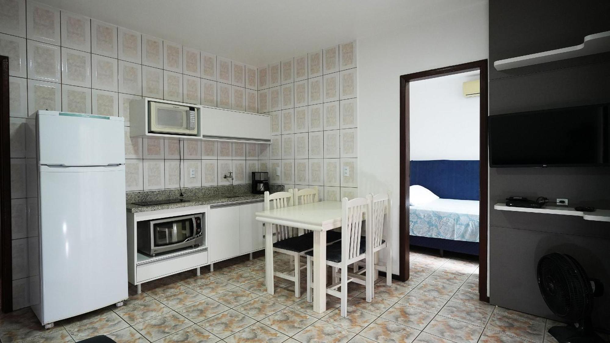 Residencial Adolfo - Mestre Naro Bombinhas Exteriér fotografie